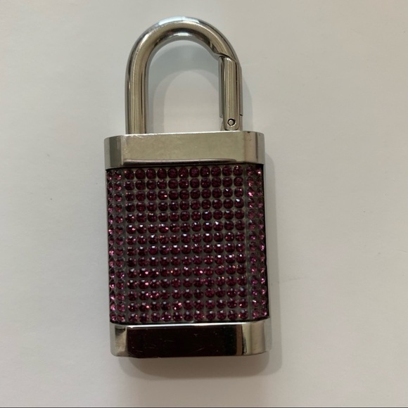 Swarovski Active Crystals USB Lock Amethyst 8 GB - Picture 8 of 15